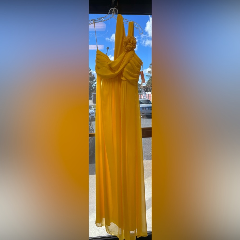Yellow Dress - Picture 2 of 2
